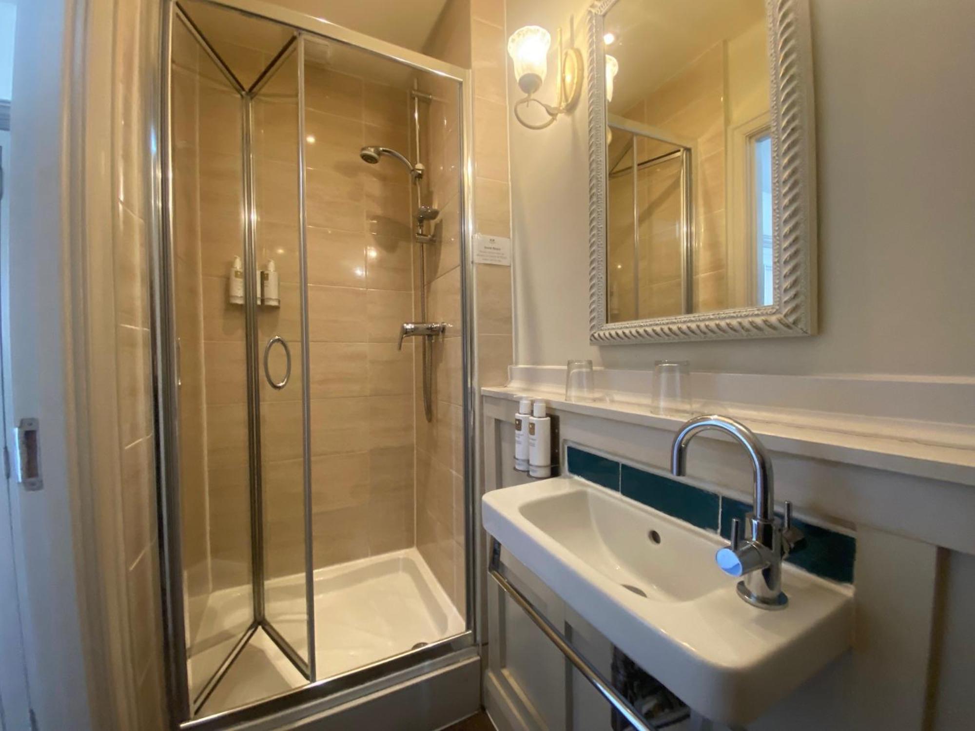 Hotel The Gateway 4*